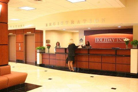 La Quinta Inn & Suites Pittsburgh North McCandless Township Exterior foto
