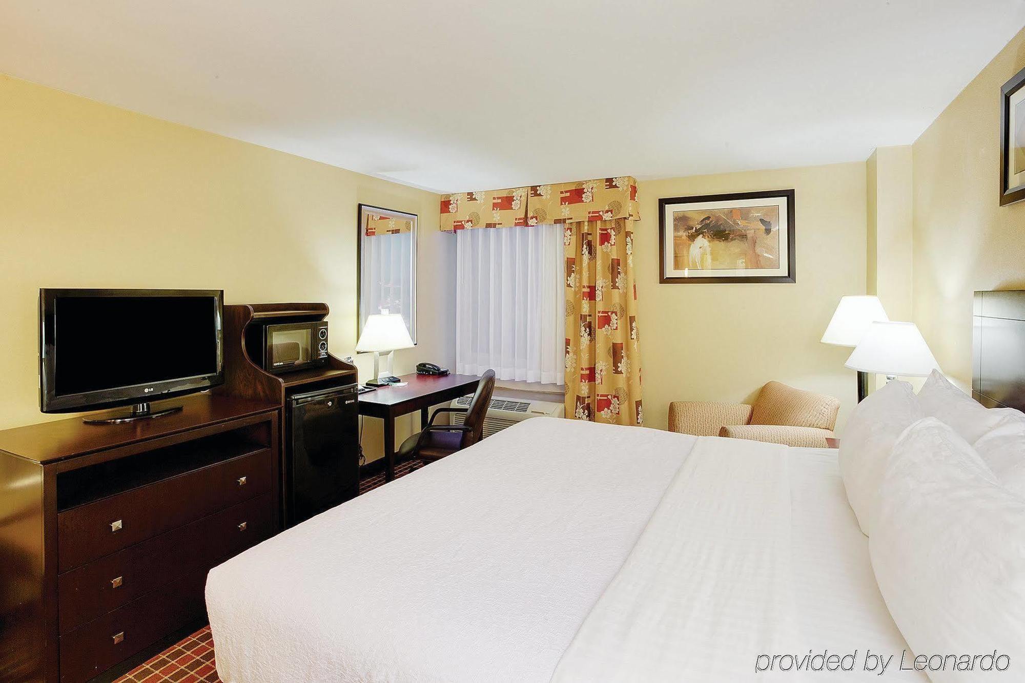 La Quinta Inn & Suites Pittsburgh North McCandless Township Exterior foto